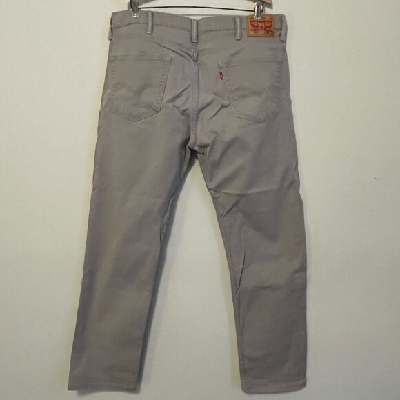Like-new Levi's 502 pants - Picture 2 of 4